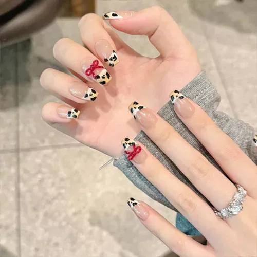 Exquisite Nail Art Accessories – Stunning Handmade Nail Studs-2772-1 Close-up of custom-made handmade nail studs, designed to elevate the look of your nails with exquisite craftsmanship.